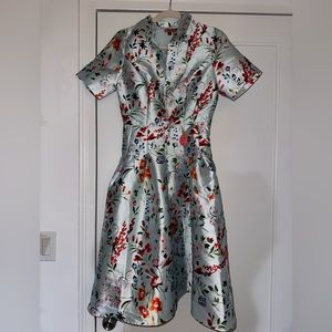 Chi Chi London Midi Dress in Sateen with Collar and Sleeves - multi floral/ US 4